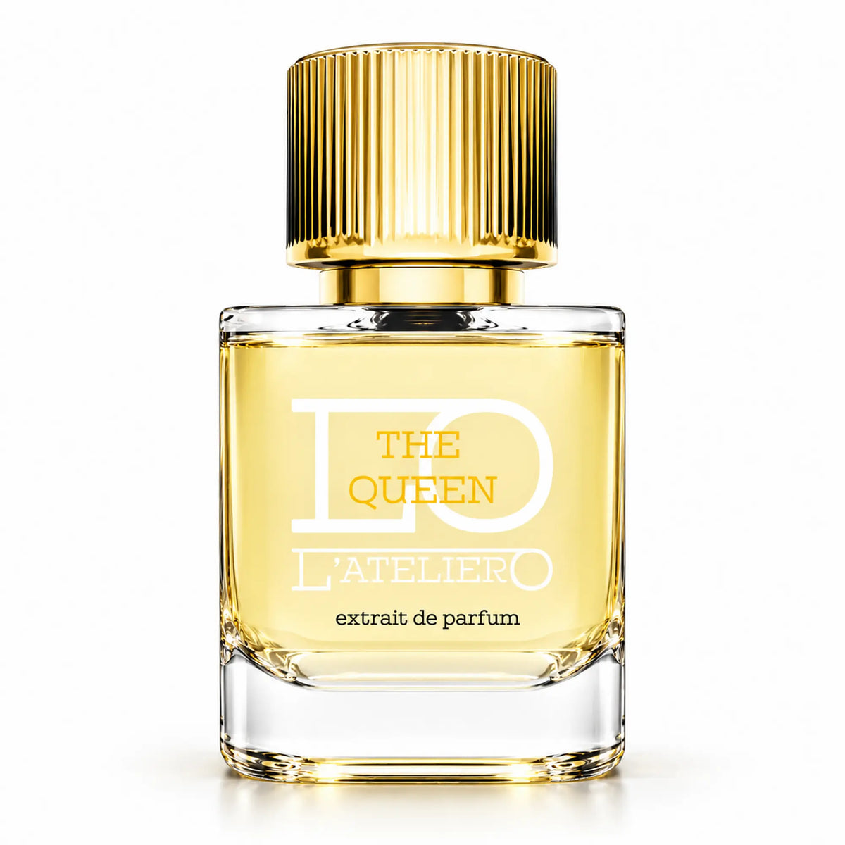 L’ATELIERO The Queen Extrait de Parfum 50 ml: Flakon mit hellgoldenem Parfum und geriffeltem Goldverschluss vor weißem Hintergrund.